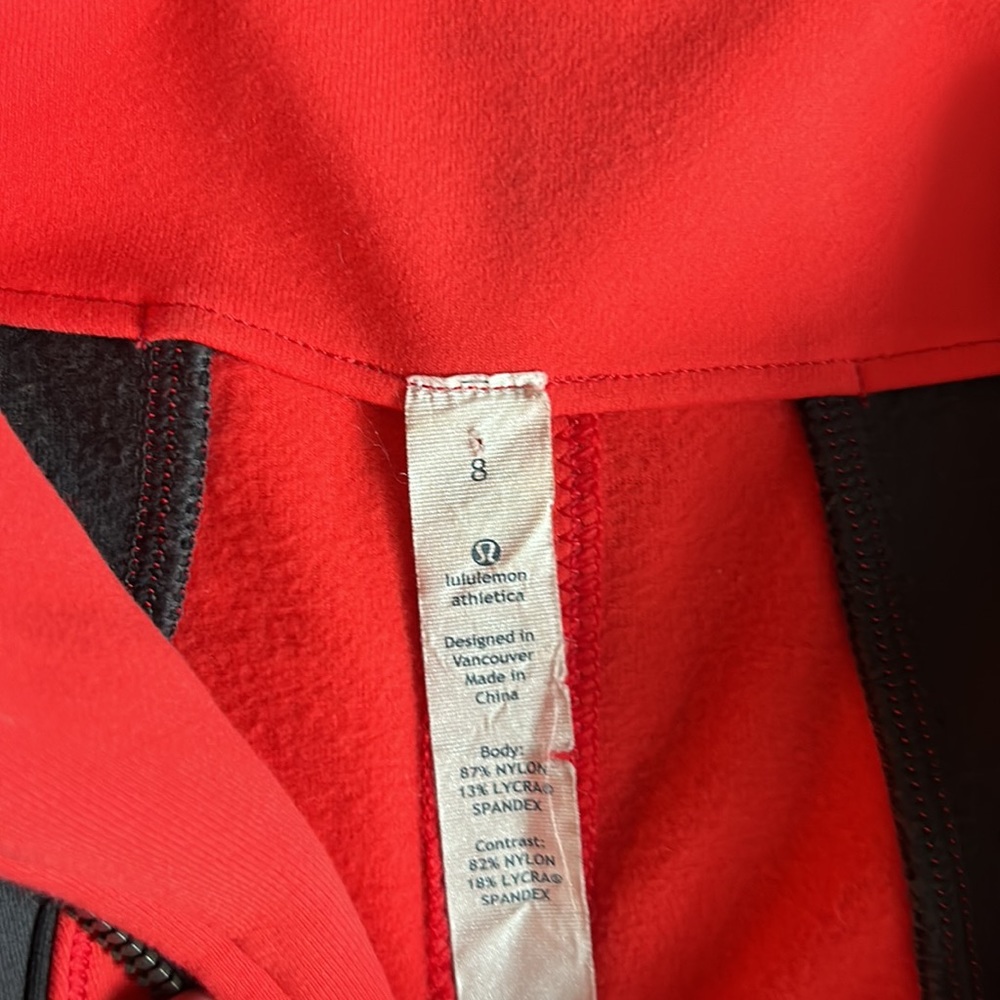 Lululemon - Picture 3 of 5